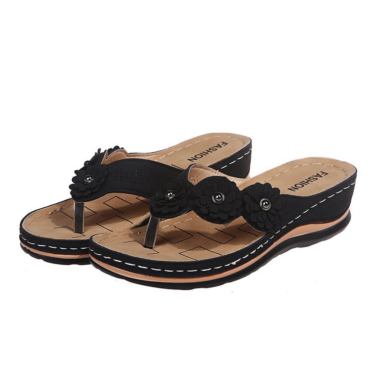 Sandalias ligeras con punta de clip y flores 